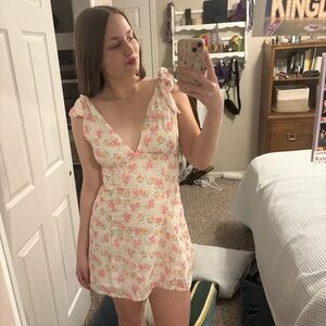 NWT!! Princess Polly floral and Cream Mini Dress